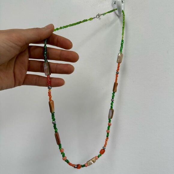 Green & Mother of Pearl Beaded Multi-color Necklace 27" - Picture 8 of 11